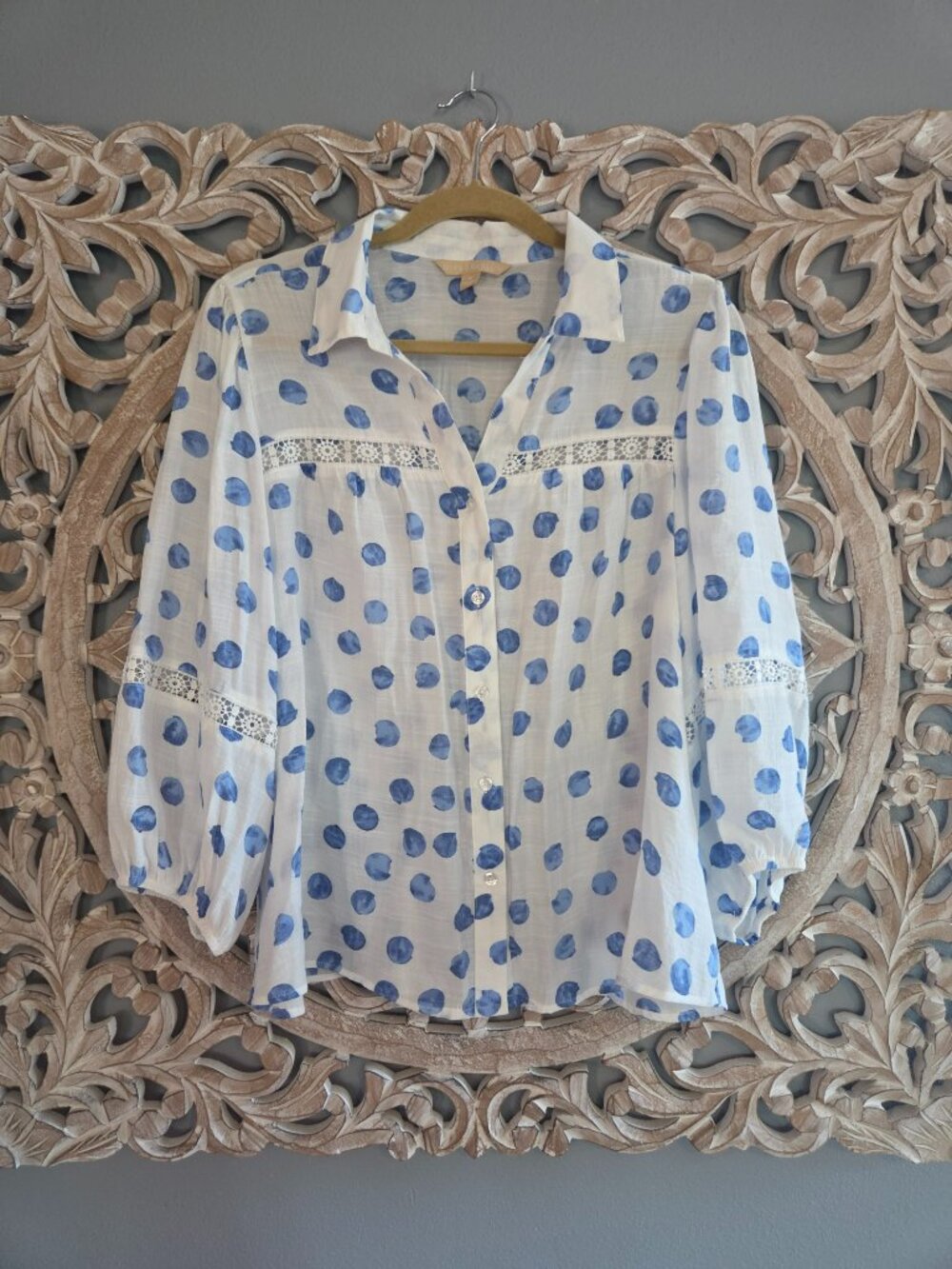 Hope & Harlow white button-down shirt blue watercolor polkadots lace size 1x
